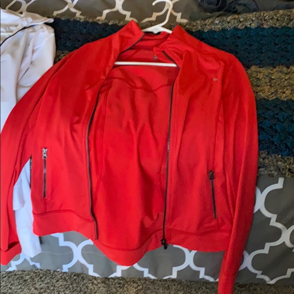 Lolë jacket